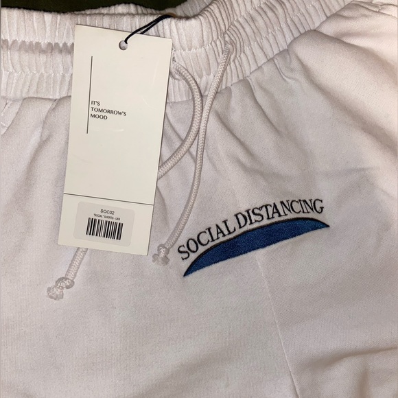 Shorts - Picture 3 of 3